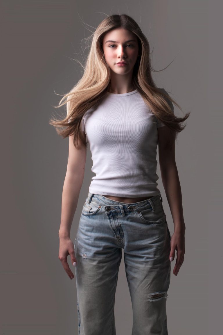 ANA SLAVA J.